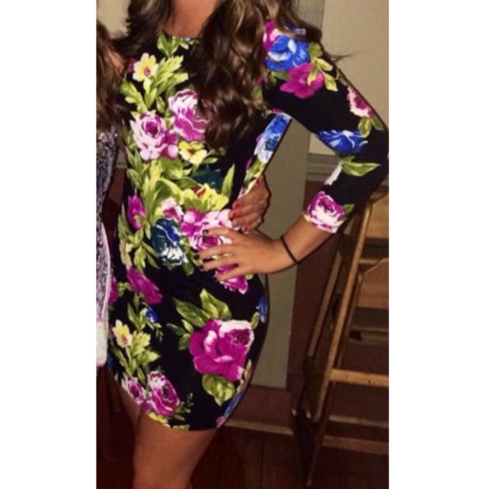 Forever 21 long sleeve floral bodycon dress